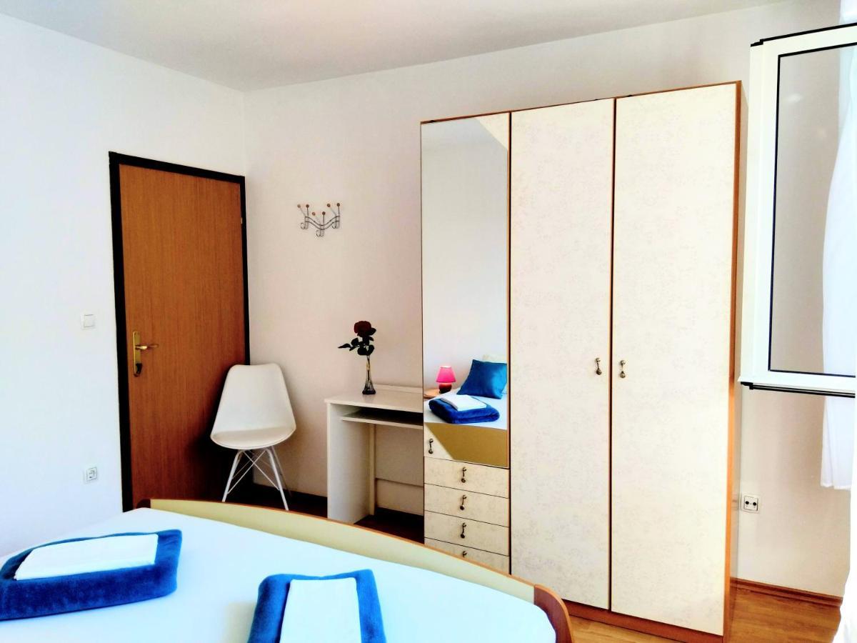 Apartments And Room Markovic Ровиньско село Экстерьер фото